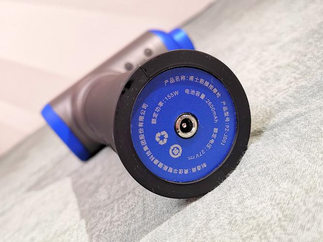 posezoo甫士筋膜枪使用了行业内独有的lcd液晶显示屏
